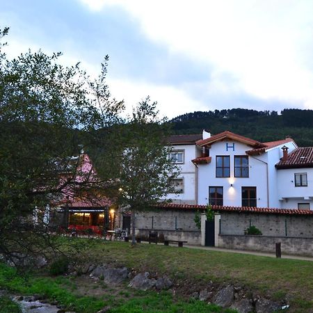 Villa De Salas Alojamientos Buitenkant foto